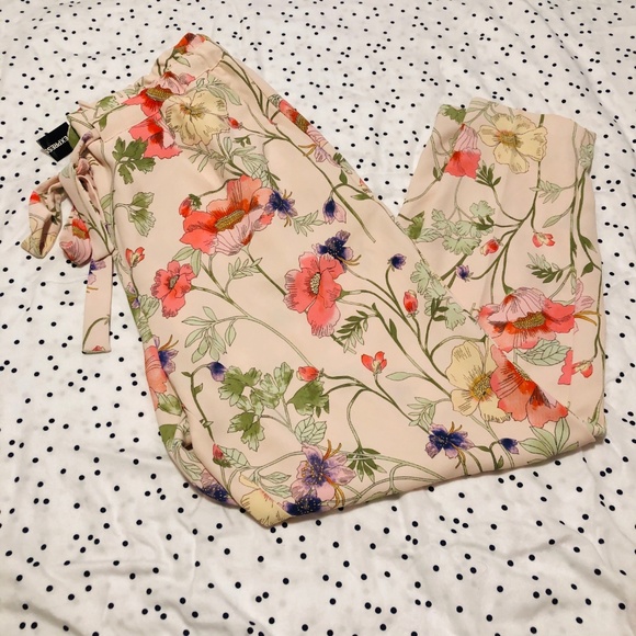 Express Pants - SALE! NWT |express| floral pants